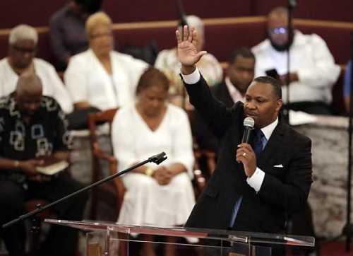 Hundreds Attend Funeral for Father, 3 Kids Killed In Duck Boat Accident